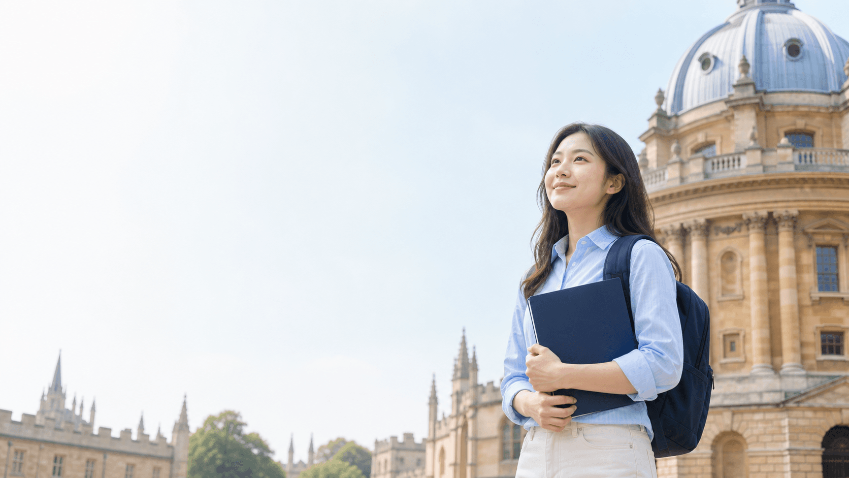 Nữ sinh Việt Nam trong khuôn viên đại học Oxford